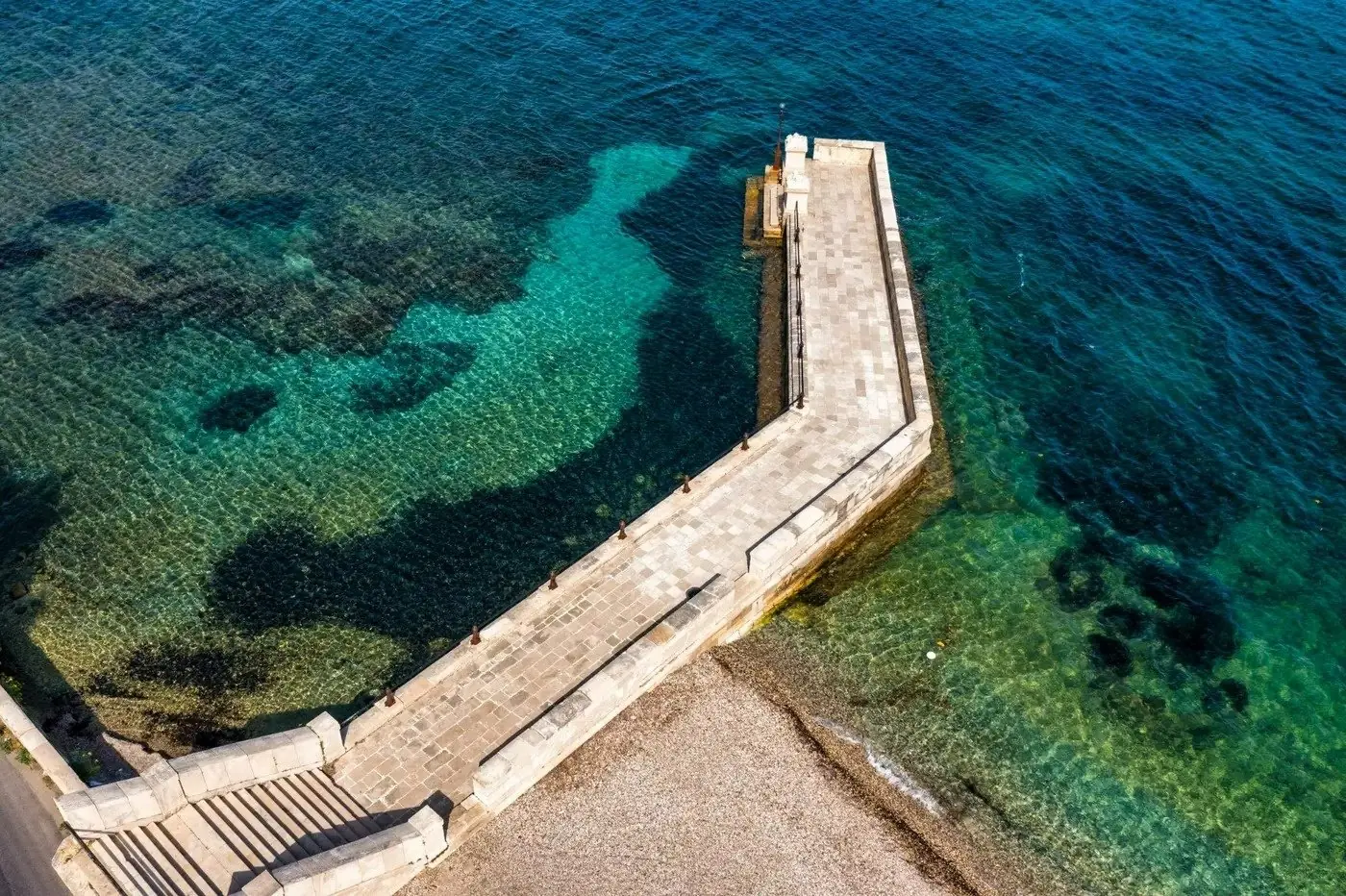 Kaiserbrücke Korfu – historische Steinbrücke am Ionischen Meer, Perama